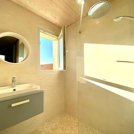 A12 - Le Chay - 6 Min A Pied De La Apartamento